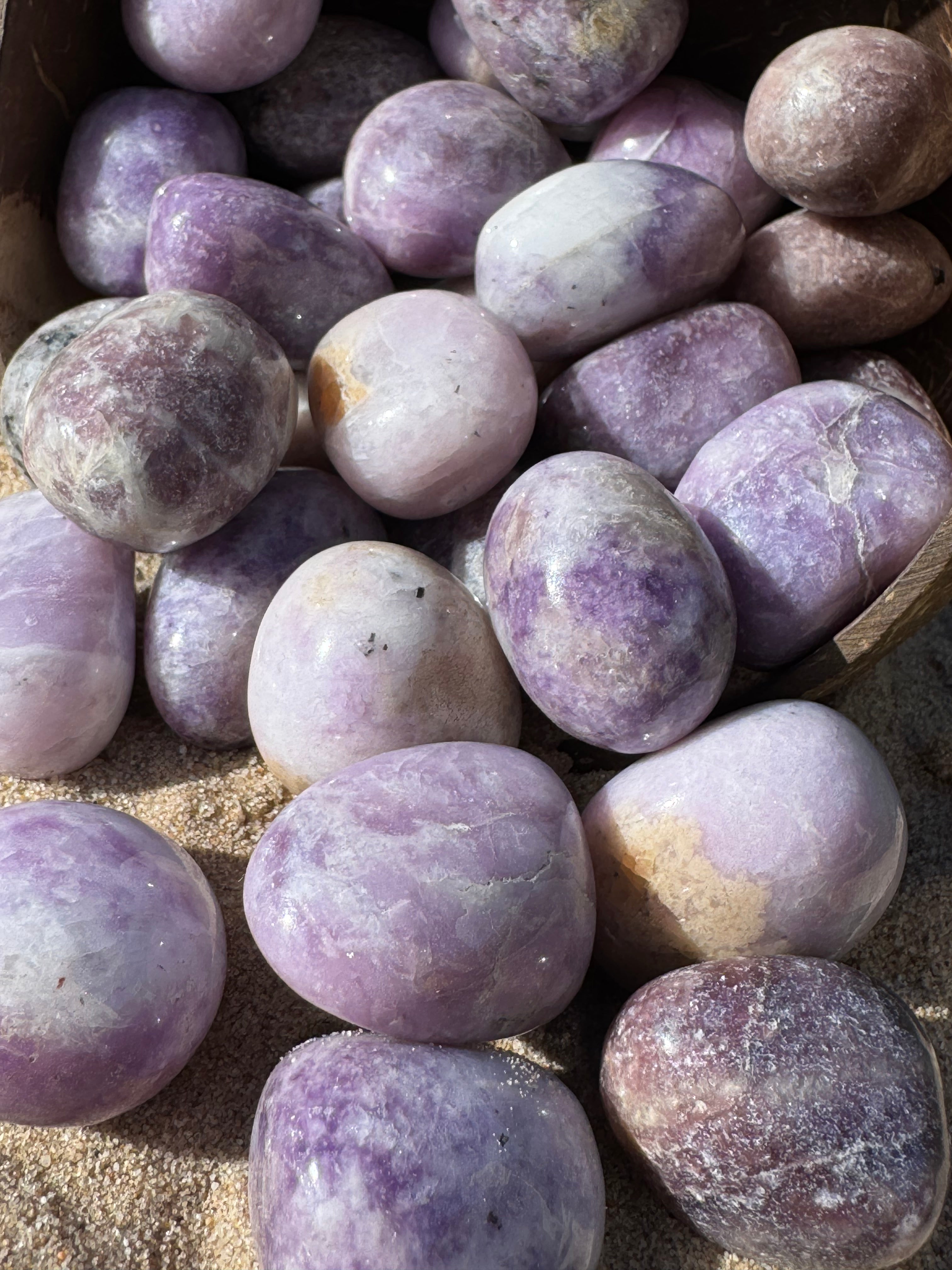 Lepidolite Tumblestone ￼